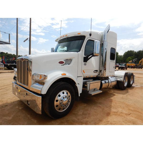 2021 PETERBILT 567 Sleeper Truck