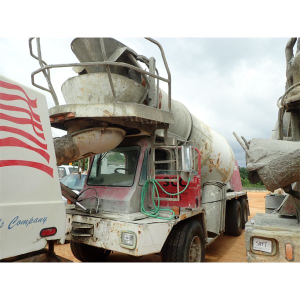 2000 OSHKOSH  Concrete Mixer / Pump Truck