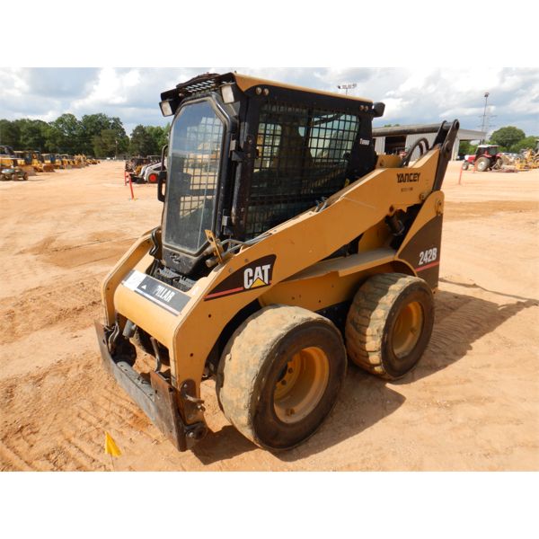 2005 CAT 242B Skid Steer Loader - Wheel