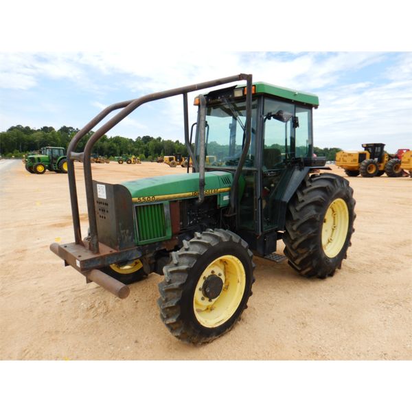JOHN DEERE 5500 Farm Tractor