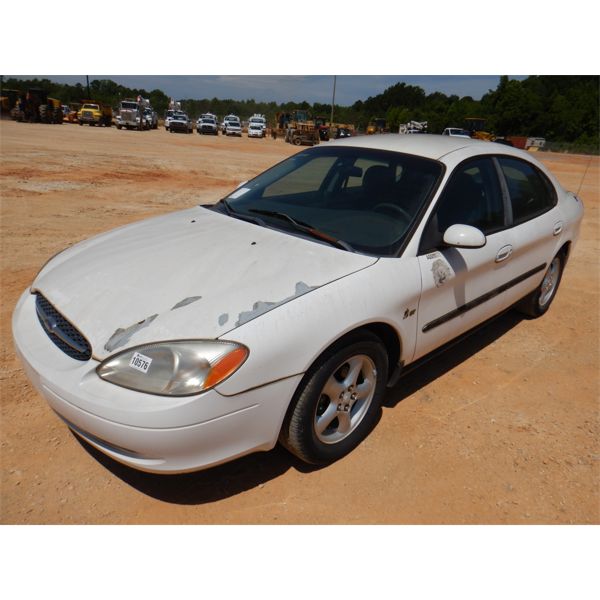 2000 FORD TAURUS SE Automobile