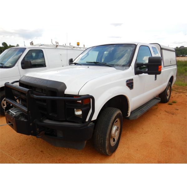2009 FORD F250 XL Pickup Truck