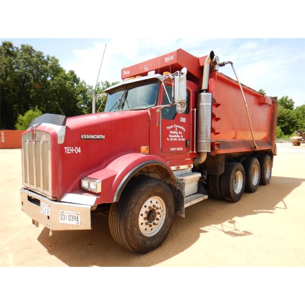 2005 KENWORTH T800 Dump Truck