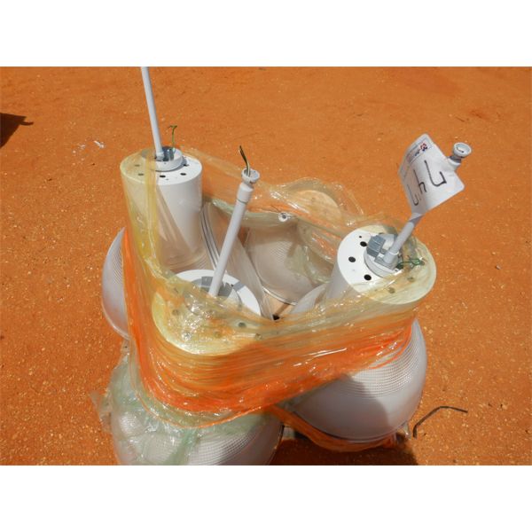 (4) FLOURESCENT WAREHOUSE LIGHTS (B9)