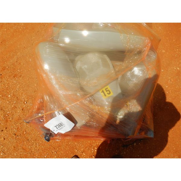 (1) PALLET STREET LIGHTS (B9)