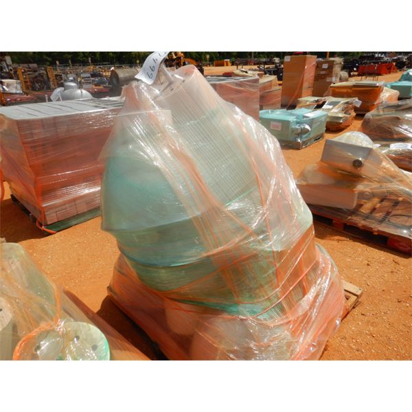 (1) PALLET WAREHOUSE LIGHTS (B9)