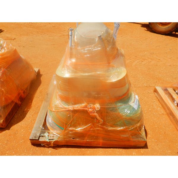 (1) PALLET WAREHOUSE LIGHTS (B9)