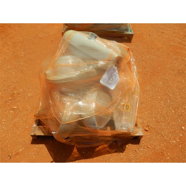 (1) PALLET STREET LIGHTS (B9)