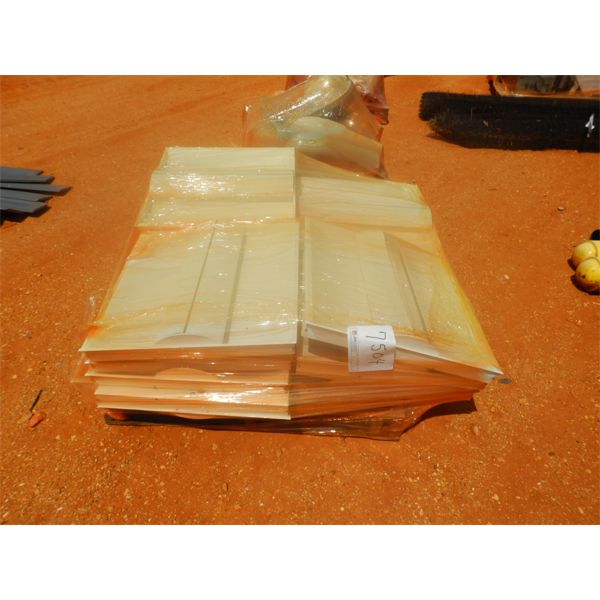 (1) PALLET FLOURESCENT LIGHT FIXTURES (B9)