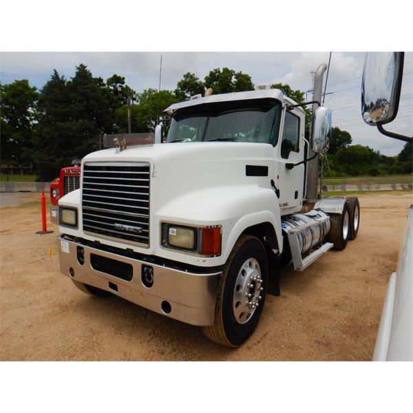 2012 MACK CHU613 Day Cab Truck