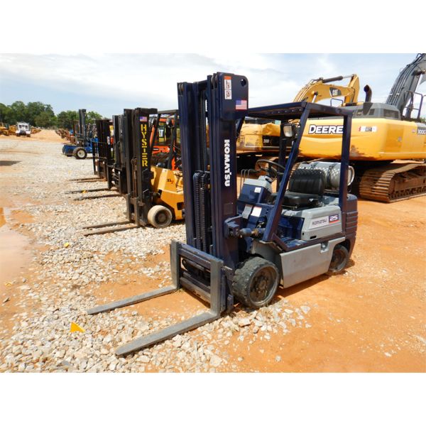KOMATSU FG25ST-11 Forklift - Mast