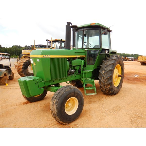 JOHN DEERE 4630 Farm Tractor