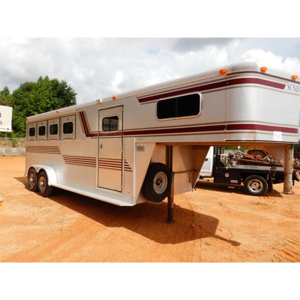 1992 SUNDOWNER  26' T/A Horse Trailer