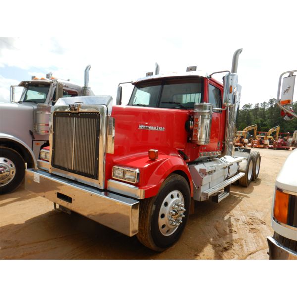 2015 WESTERN STAR 4900EX Day Cab Truck