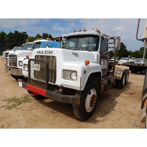 1986 MACK R688ST Day Cab Truck