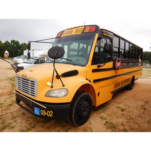 2009 THOMAS SAF-T-LINER C2 Bus