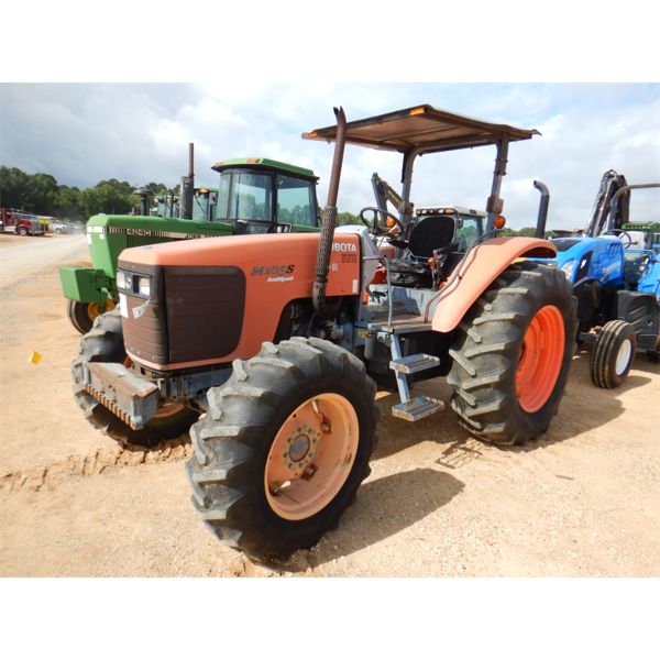 KUBOTA M105S Farm Tractor