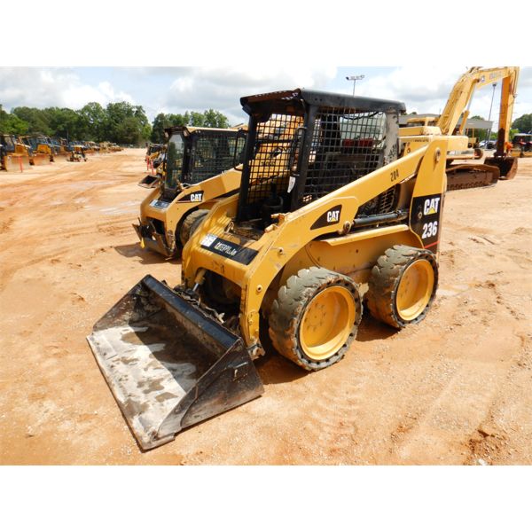 CAT 236 Skid Steer Loader - Wheel