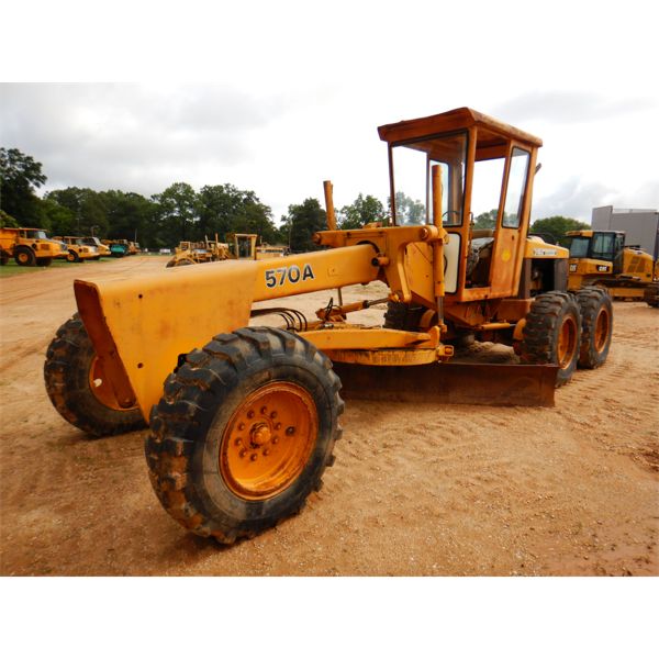 JOHN DEERE 570A Motor Grader