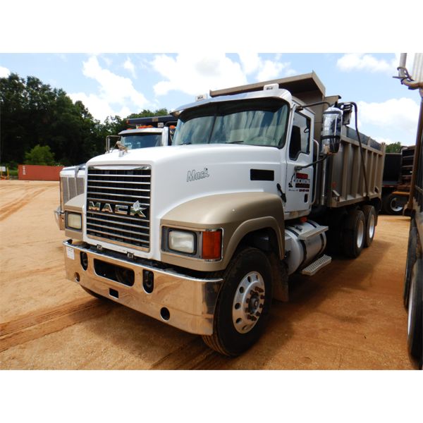 2005 MACK CH613 Dump Truck
