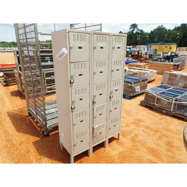 LOCKER CABINET, 15 COMPARTMENTS