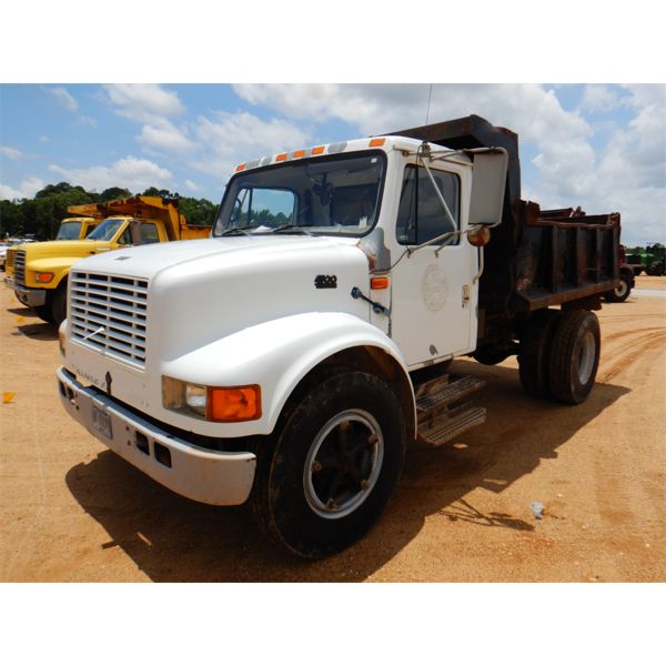 1996 INTERNATIONAL 4700 Dump Truck