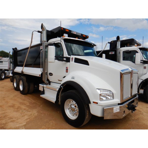 2021 KENWORTH T880 Dump Truck