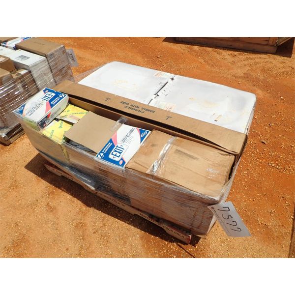 (1) PALLET LIGHT FIXTURE (B-9)