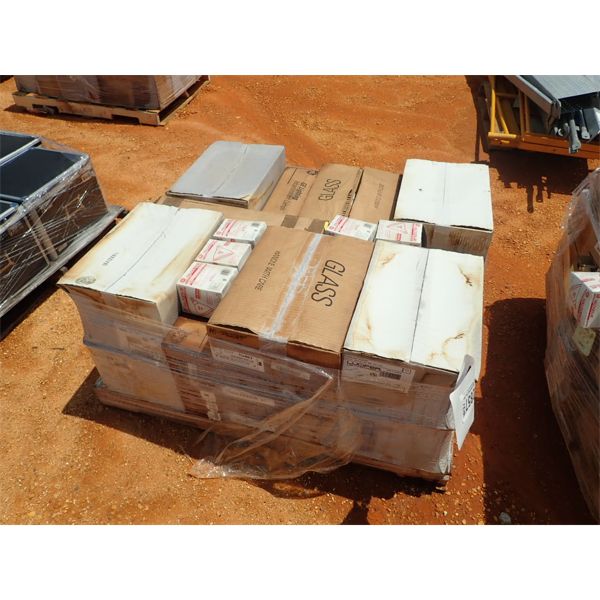 (1) PALLET LIGHT BULB (B-9)