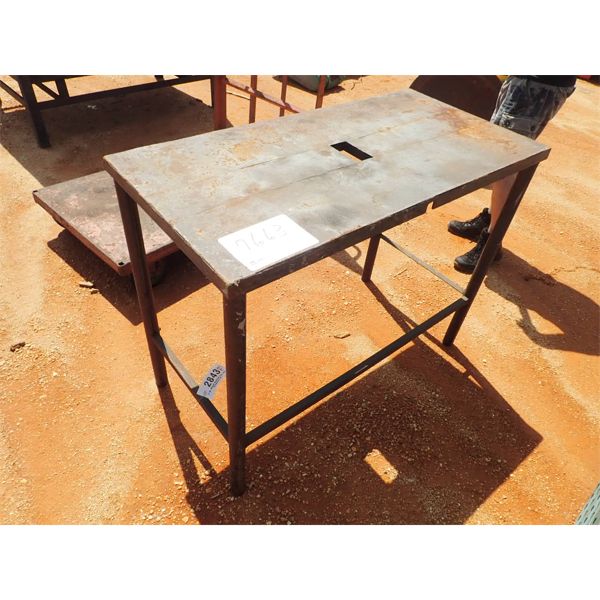 METAL TABLE (B-9)
