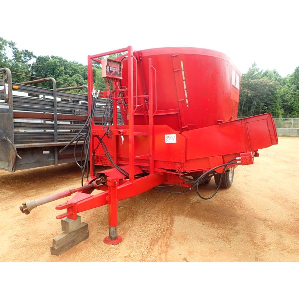 JAYLOR FEEDMILL, CUTTER, FEEDER, PTO DRIVE, TOWABLE