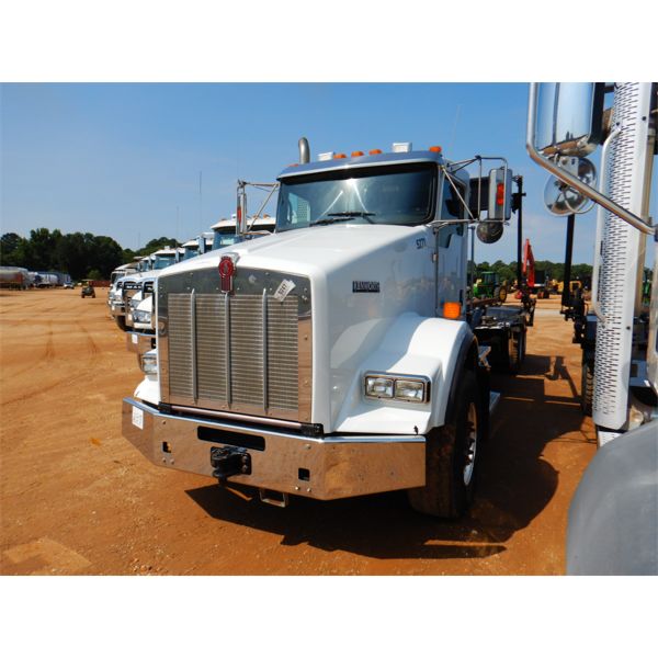 2011 KENWORTH T800 Roll Off Truck