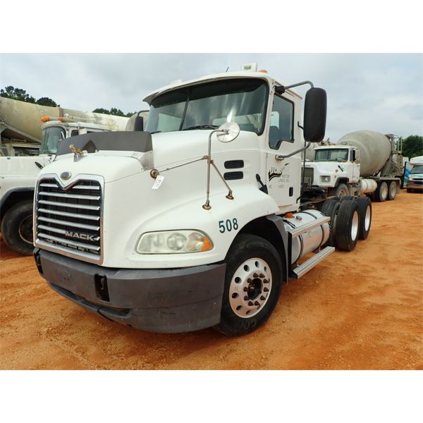 2007 MACK CX613 Day Cab Truck