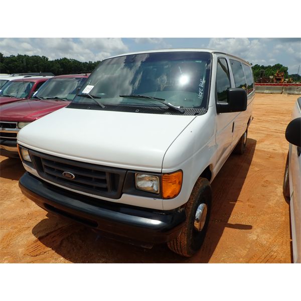 2006 FORD E350 Passenger Van