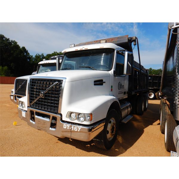 2007 VOLVO VHD Dump Truck