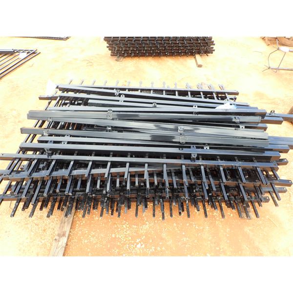 100' metal fencing w/post (C-6)