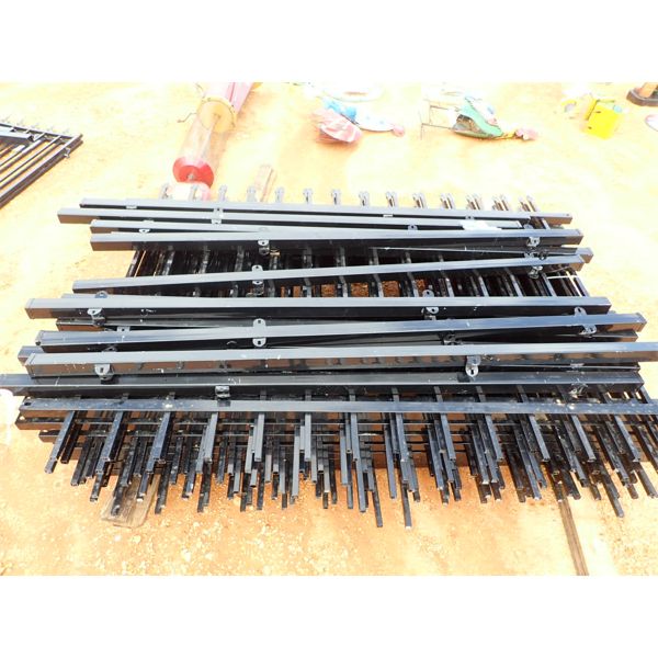 100' metal fencing w/post (C-6)