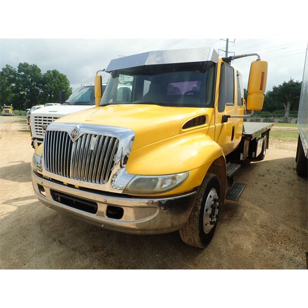 2002 INTERNATIONAL 4300 Rollback Truck