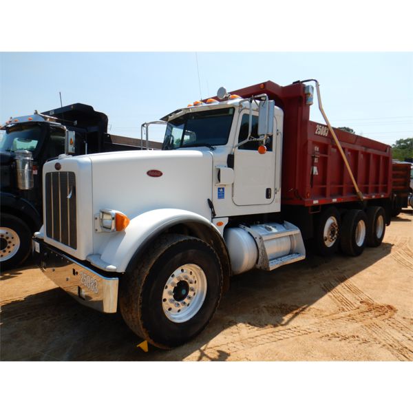 2009 PETERBILT 367 Dump Truck