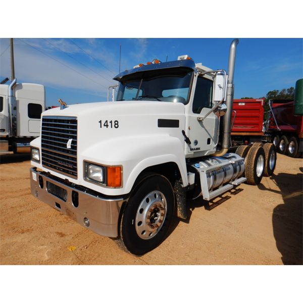 2014 MACK CHU613 Day Cab Truck
