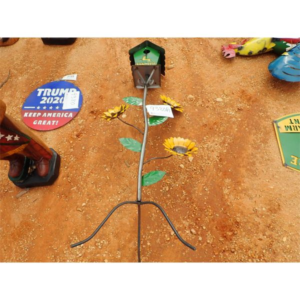 SUNFLOWER METAL BIRD HOUSE (C-6)