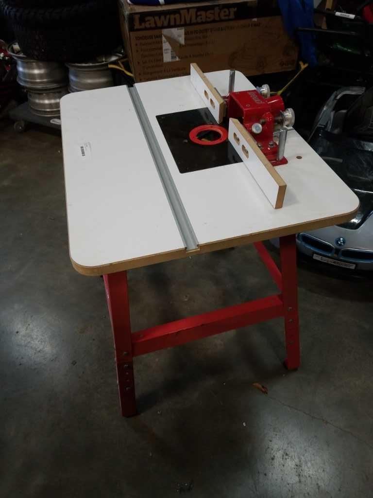 FREUD ROUTER TABLE