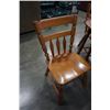 Image 6 : MAPLE DINING TABLE WITH 4 CHAIRS