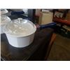 Image 2 : 3 PRINCESS HOUSE POTS WITH LIDS AND REMOVEABLE HANDLES