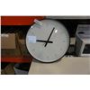 Image 3 : ROUND EQ3 WALL CLOCK