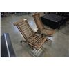 Image 2 : 2 WOOD FOLDING DECK CHAIRS