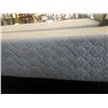 Image 3 : QUEEN SIZE SPLIT BOX SPRING