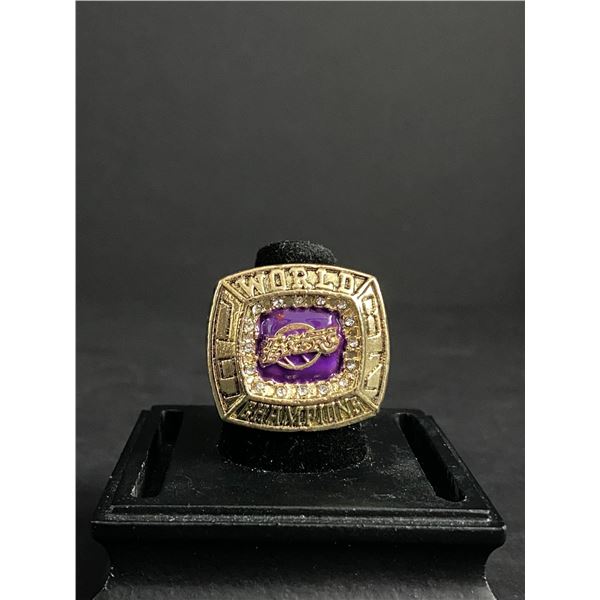 LOS ANGELES LAKERS 1982 "ABDUL JABBAR" CHAMPIONSHIP REPLICA RING