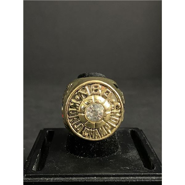 LOS ANGELES LAKERS 1981 "JOHNSON" CHAMPIONSHIP REPLICA RING