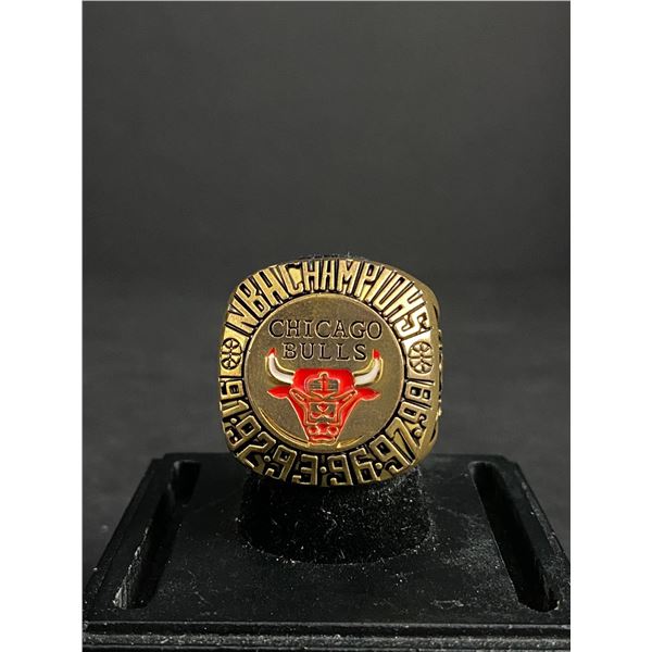 CHICAGO BULLS N.B.A CHAMPIONSHIP REPLICA RING